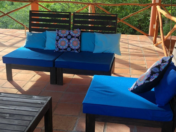 Others 5, Casa Aquarius, Dist. Pochutla