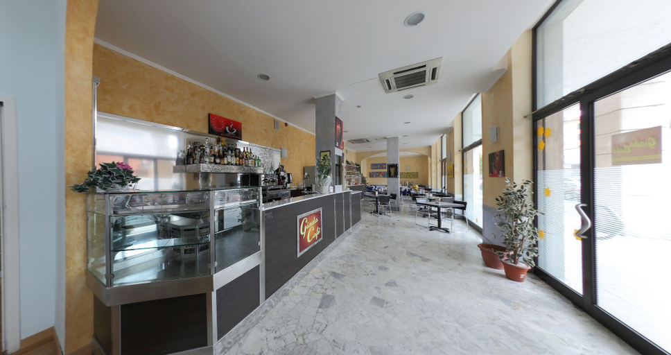 Food & Drinks 5, Hotel Ferrari, Genova