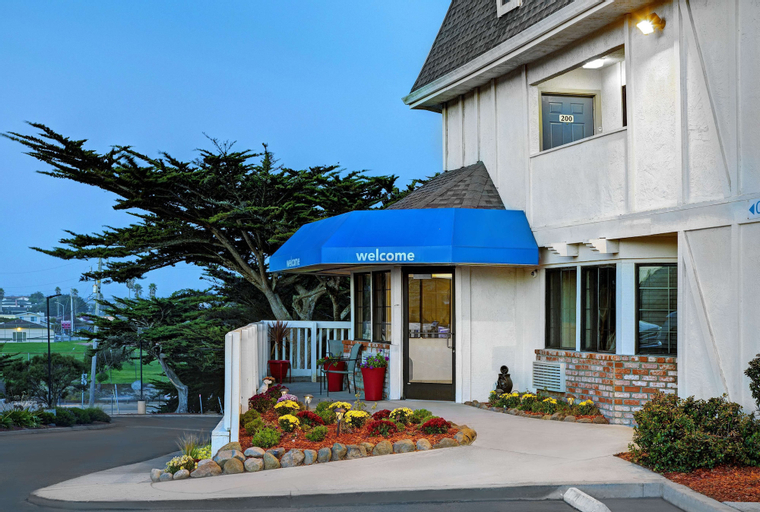 Motel 6 Marina, CA - Monterey, Monterey