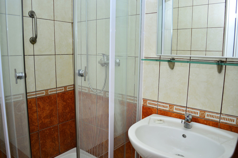 Bathroom 4, Centrooms House, Budapesti