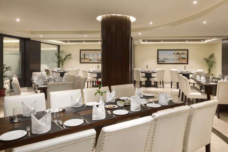 Food & Drinks 5, Days Hotel by Wyndham Jalandhar Jyoti Chowk, Jalandhar
