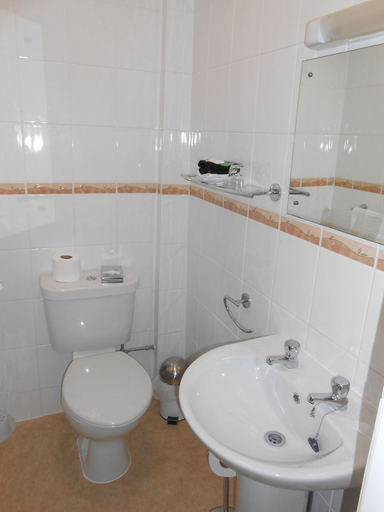 Bathroom 3, Grosvenor House, Torbay