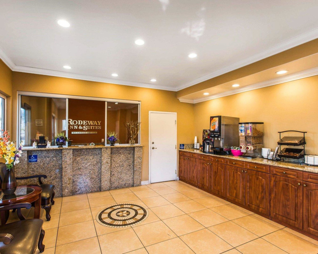 Food & Drinks 5, Rodeway Inn & Suites Coronado, Riverside