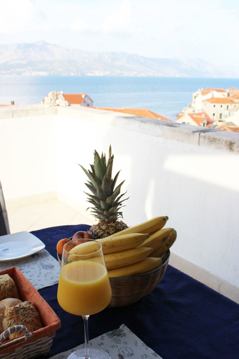 Food & Drinks 4, Apartments Ruza Vjetrova, Postira