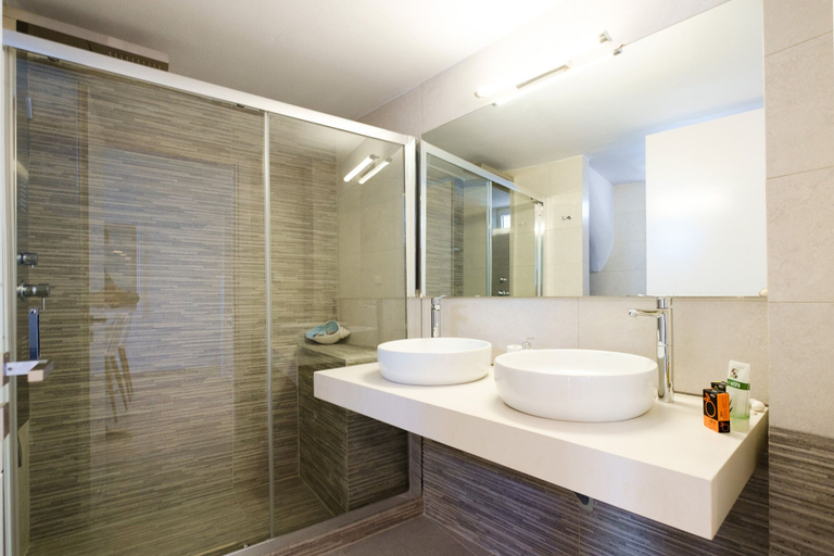 Bathroom 2, Cozy Home close to old Port Sea Front & Parking, Crete