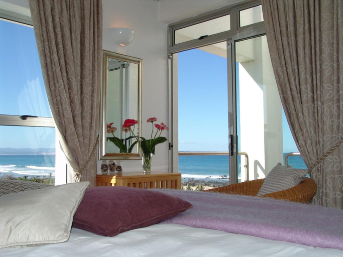 Bedroom 2, Diaz 15 House on the Bay, Cacadu