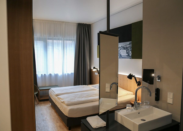 Bedroom 3, mk | hotel rüsselsheim, Groß-Gerau