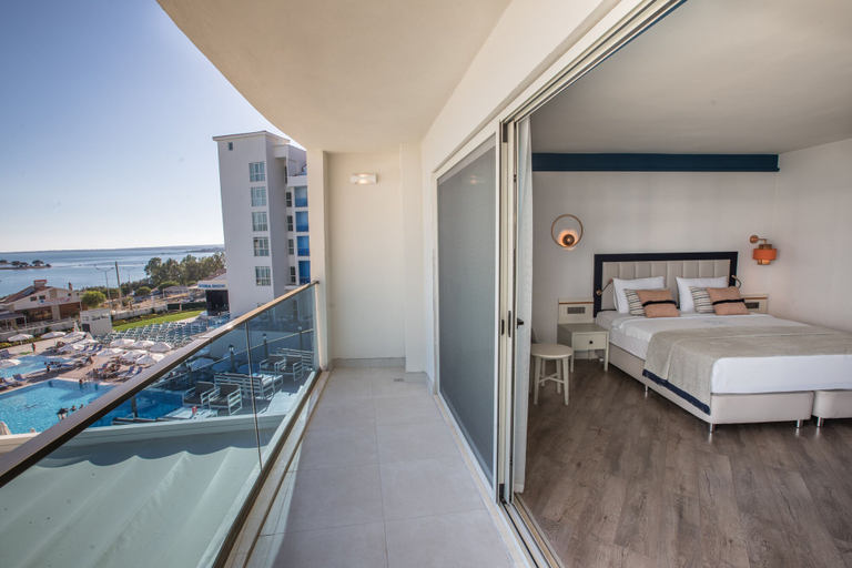 Bedroom 4, Maxeria Blue Didyma Hotel - All Inclusive, Milas