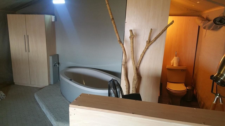 Bathroom 2, Thulani Game Lodge And Eco Estate, Waterberg