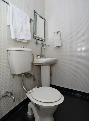 Bathroom 3, Sands Inn, Gurgaon
