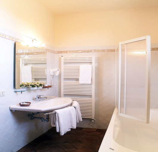 Bathroom 4, Hotel Santa Caterina, Siena
