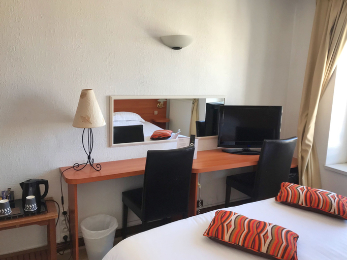 Bedroom 16