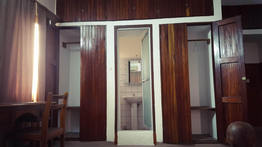 Others 5, Academia Hotel, Golfe (incl Lomé)