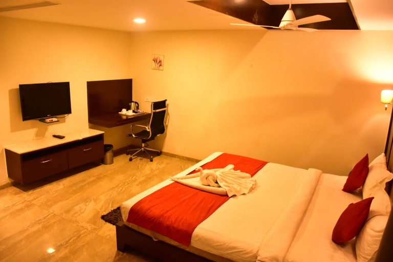 Bedroom 5, Hotel Cambean, Durg