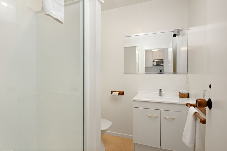 Bathroom 5, Lochmara Lodge, Marlborough