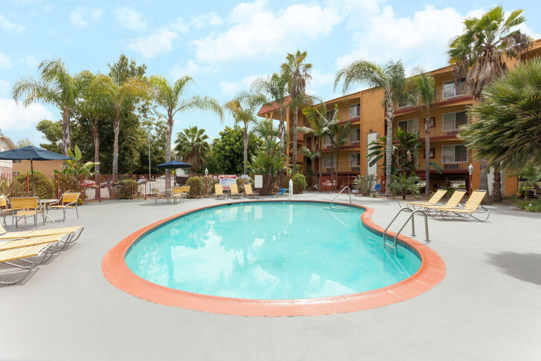 Sport & Beauty 5, Days Inn by Wyndham Mission Valley/SDSU, San Diego