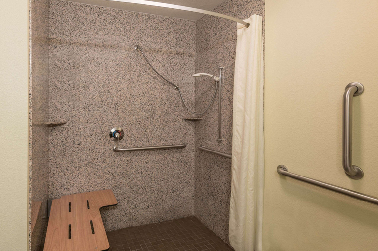 Bedroom 4, La Quinta Inn & Suites by Wyndham Las Vegas Airport South, Clark