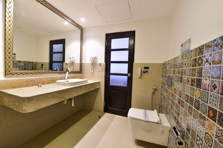 Bathroom 5, Silver sands serenity, North Goa