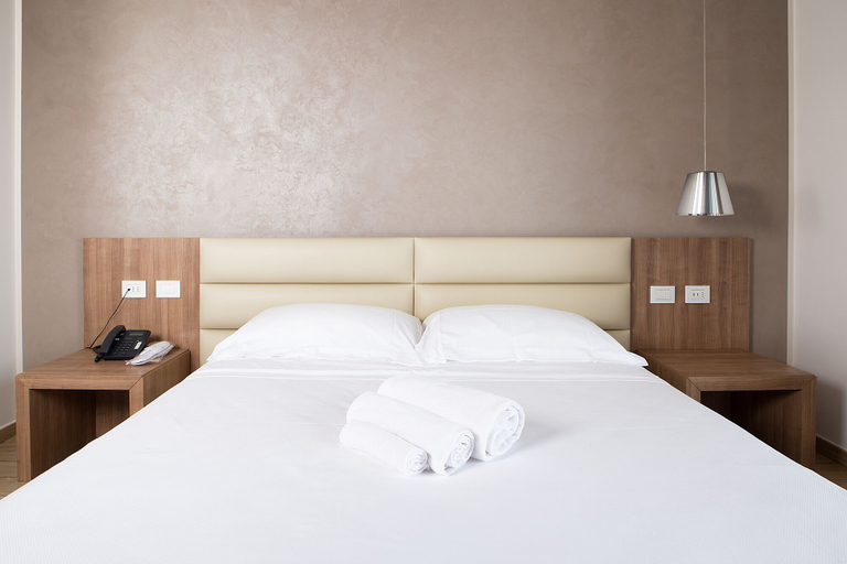 Bedroom 3, Hotel Al Veliero, Brescia