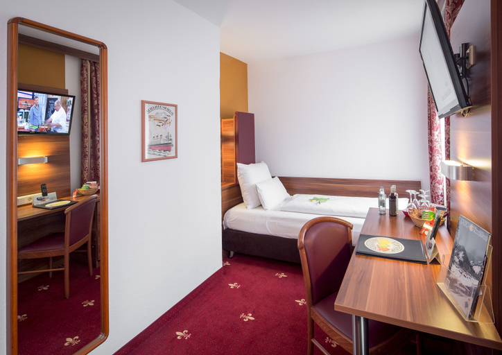 Bedroom 4, Hotel Burgschmiet, Nürnberg