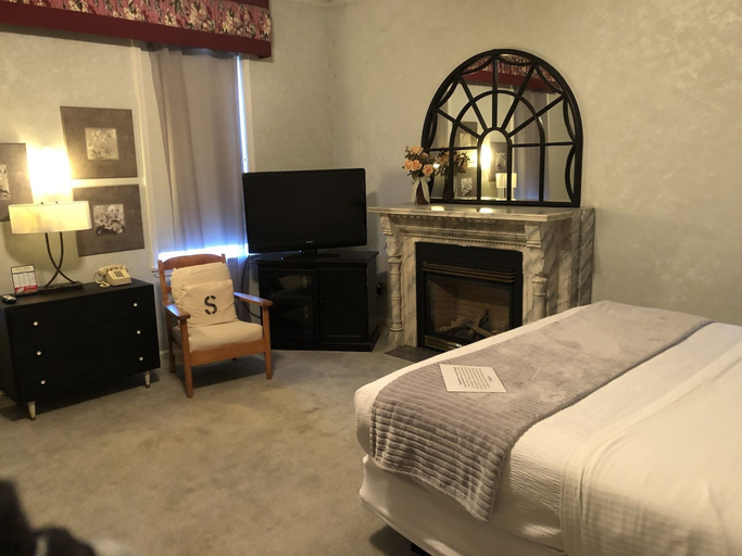 Bedroom 3, Stearns Hotel, Mason