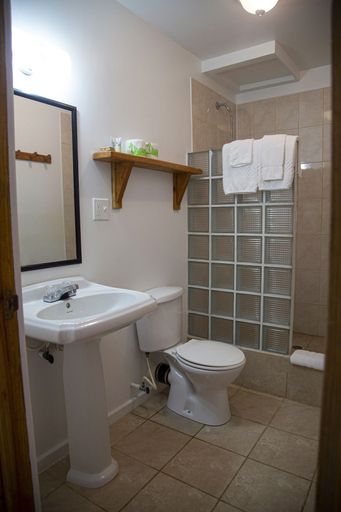 Bathroom 4, Caribbean Villas Hotel