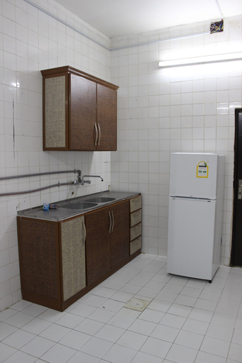Bathroom 5, Al Eairy Serviced Apartments Company is a one-person company 4