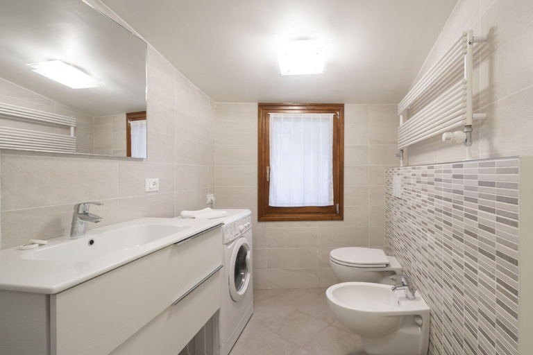 Bathroom 4, Apartments in San Marco with Canal View by Wonderful Italy, Venezia