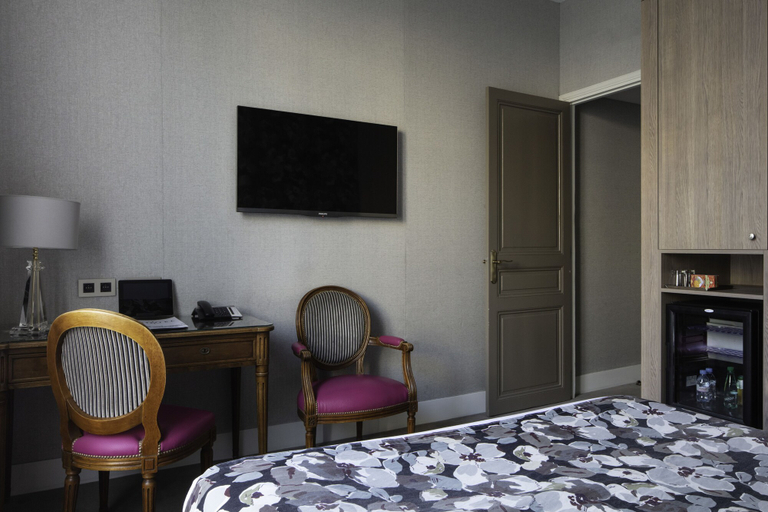 Bedroom 2, Hôtel Regent's Garden - Astotel, Paris