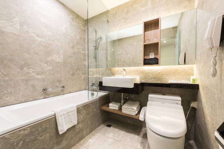 Bathroom 5, Shin Yuan Park Hotel, Hsinchu City