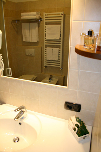Bathroom 4, Hotel Larice Bianco, Sondrio