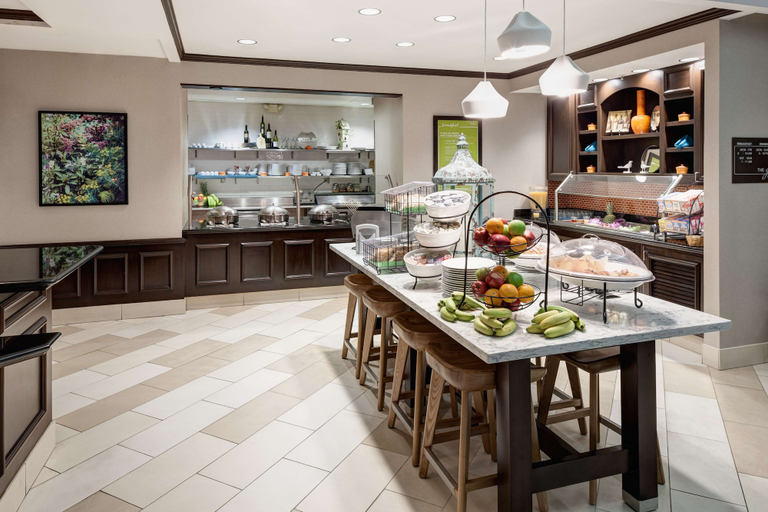 Food & Drinks 5, Hilton Garden Inn Cincinnati/Mason, Warren