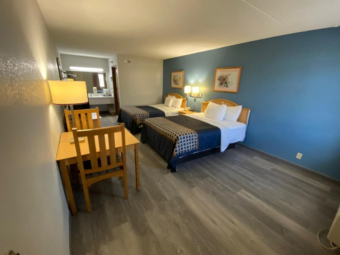Bedroom 2, Econo Lodge Branson Theater District, Taney
