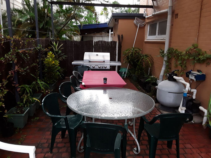 Others 4, Accommodation On Sheridan, Cairns