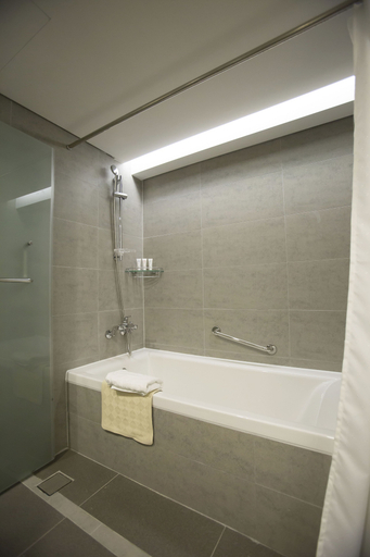 Bathroom 5, Seoul Garden Hotel, Mapo