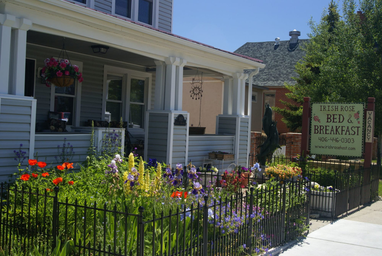 Exterior & Views, Gallagher's Irish Rose, Carbon