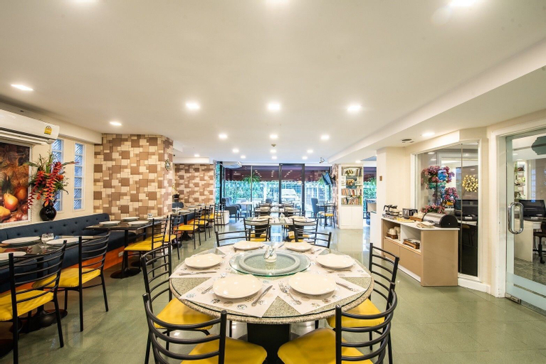 Food & Drinks 5, Roseate Ratchada, Huai Kwang