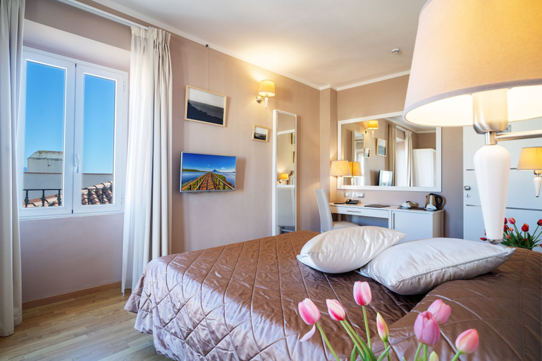 Bedroom 3, Hotel Centrale, Olbia-Tempio
