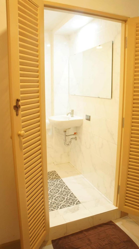 Bathroom 4, R.C.N. Court & Inn, Muang Chiang Mai