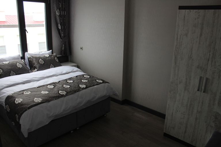 Bedroom 4, Sweet Home Alhamra, Merkez