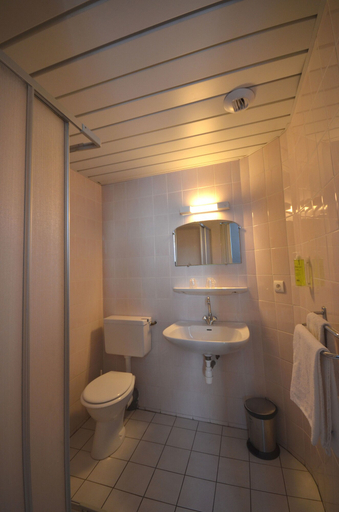 Bathroom 4, Hôtel la Régence, Hautes-Pyrénées