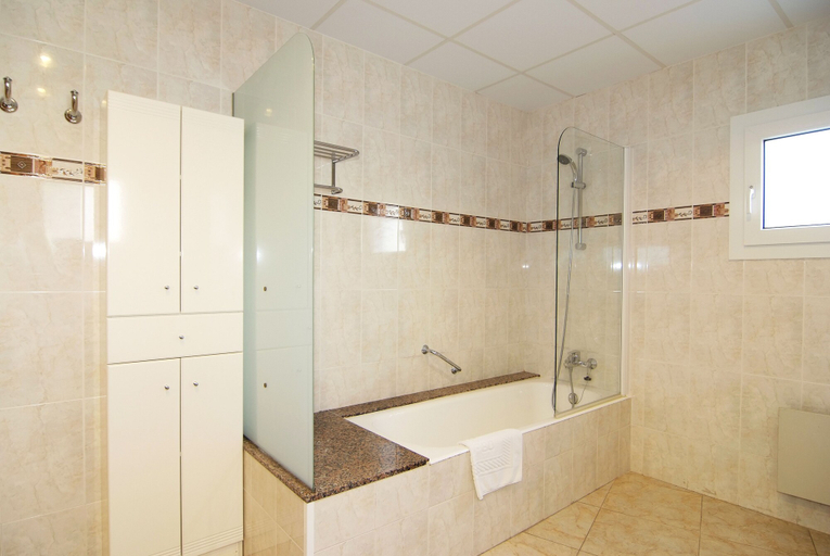 Bathroom 4, Hotel Portbo, Girona