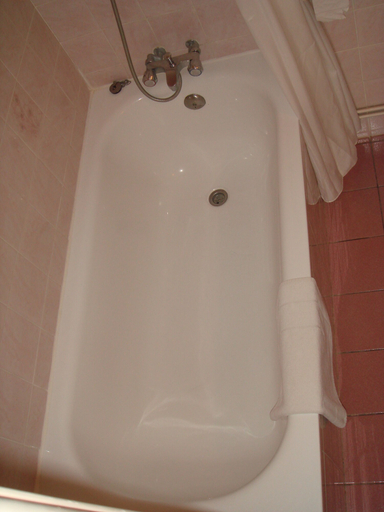Bathroom 4, Au Royal Hôtel, Aude