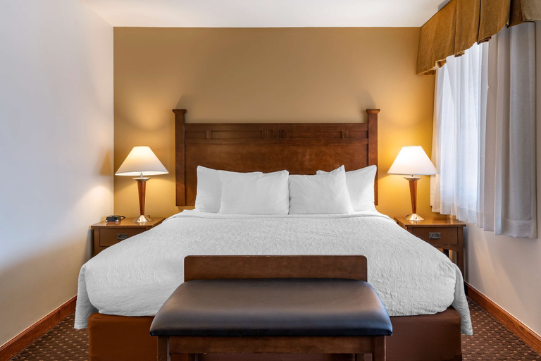 Bedroom 4, Best Western Desert Inn, Gallatin
