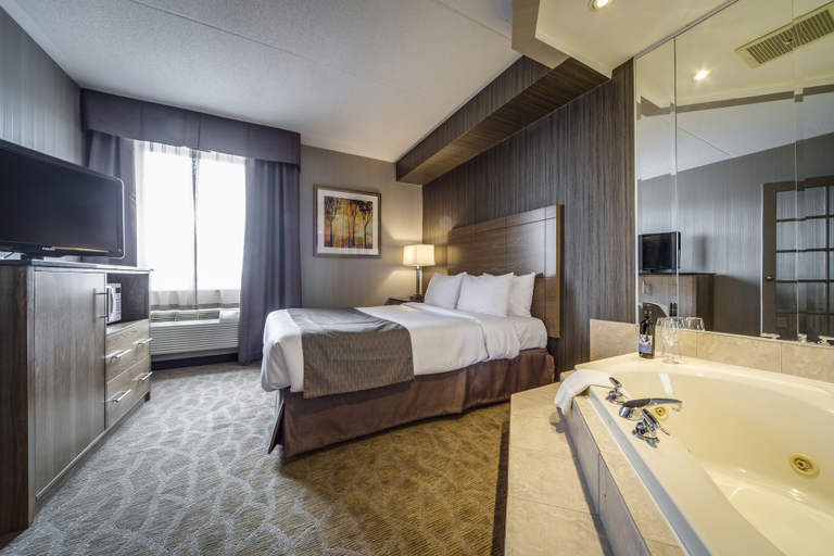 Bedroom 3, Monte Carlo Inn Airport Suites, Peel