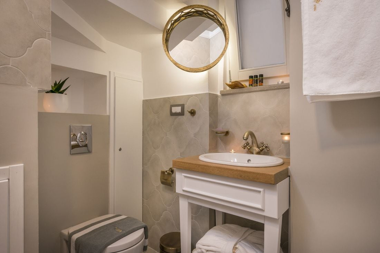 Bathroom 3, Casa Regina, Crete