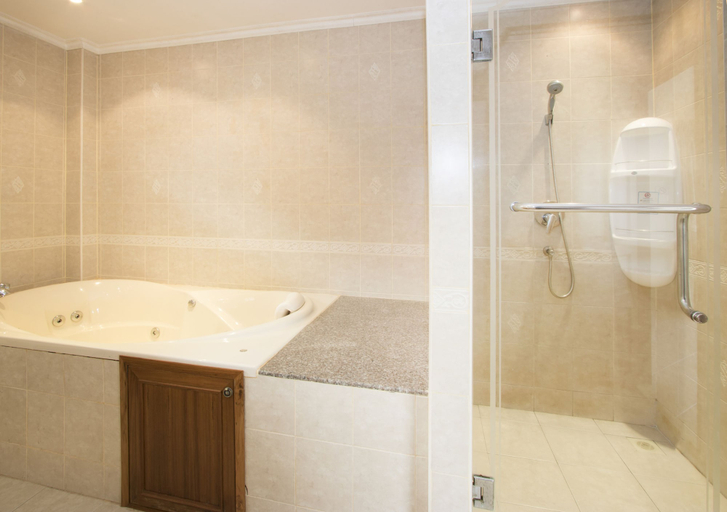 Bathroom 4, Avoca Pool Villas, Pattaya