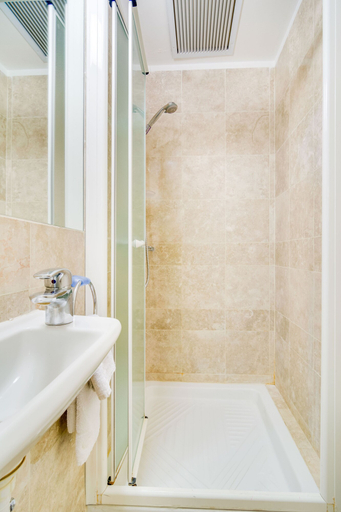 Bathroom 4, Mamilla Pool - David's Village - Jerusalem-Rent, Jerusalem