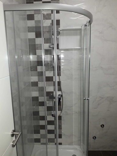 Bathroom 3, Appartments Knezevic, Makarska