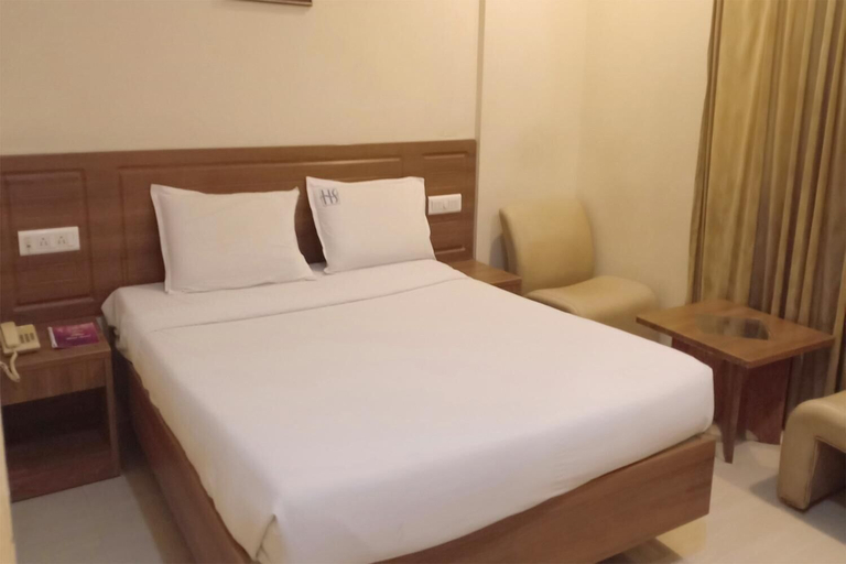 Bedroom 4, Hotel Sonas, Tiruchirappalli
